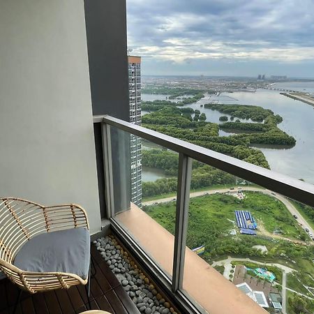 Gold Coast Apartemen Pik By Dluxx Джакарта Екстериор снимка
